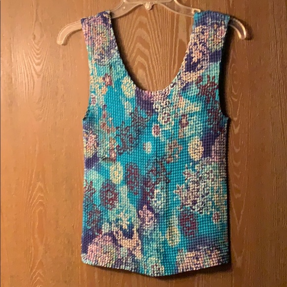 Blouse with matching tank. - Picture 2 of 2